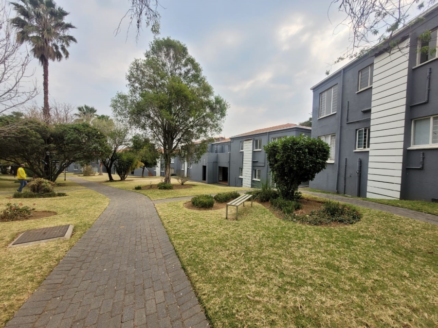 2 Bedroom Property for Sale in Radiokop Gauteng