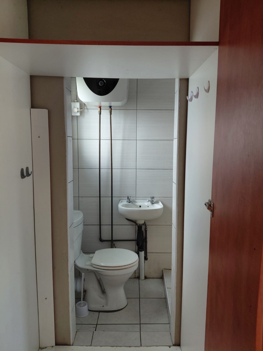 To Let 1 Bedroom Property for Rent in Birch Acres Gauteng