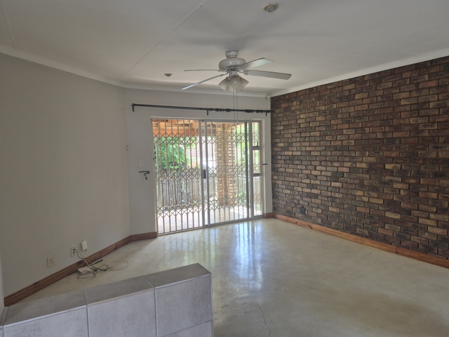 To Let 3 Bedroom Property for Rent in Faerie Glen Gauteng