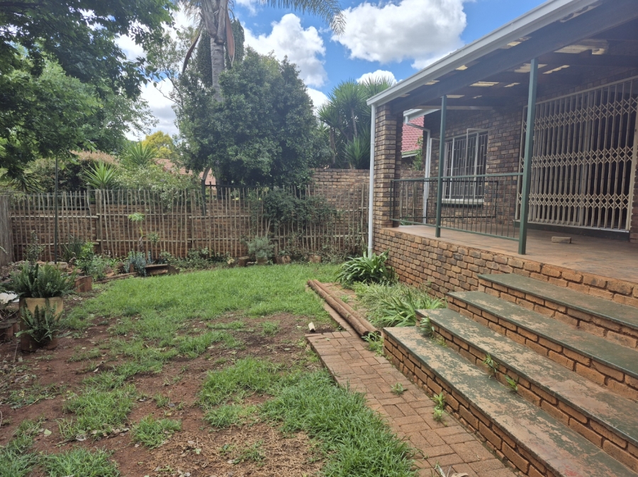 To Let 3 Bedroom Property for Rent in Faerie Glen Gauteng