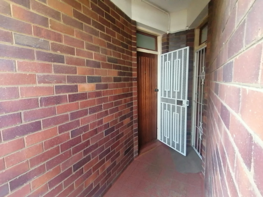 1 Bedroom Property for Sale in Queenswood Gauteng