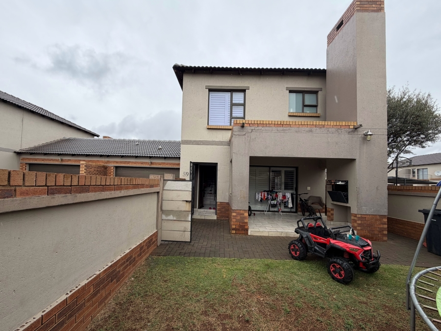 To Let 3 Bedroom Property for Rent in Montana Gauteng