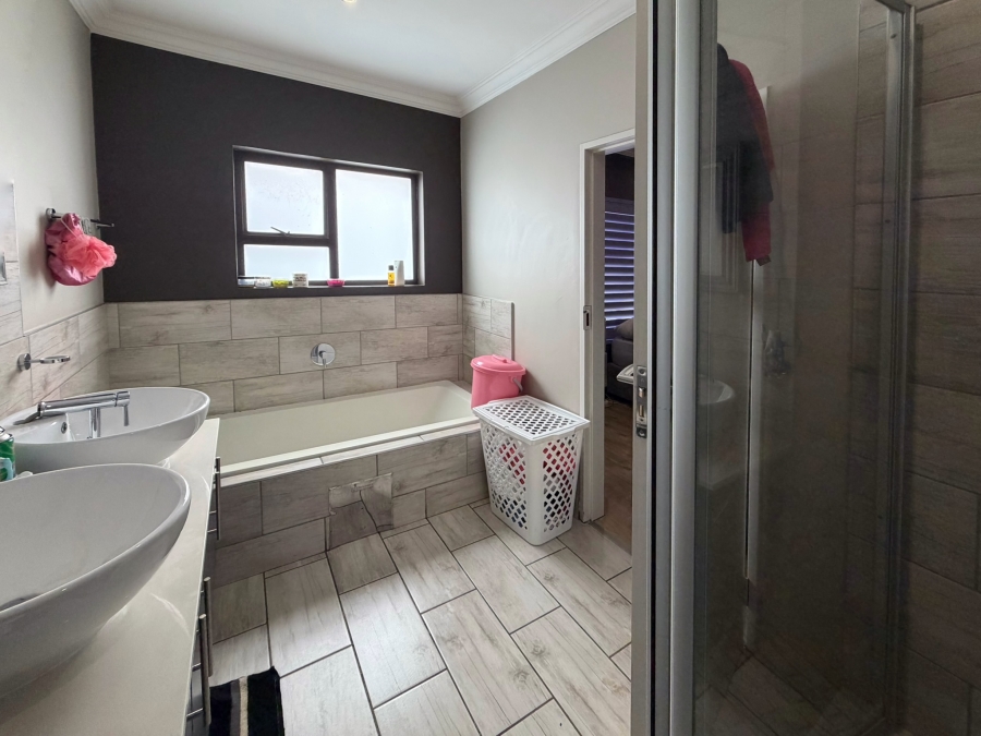To Let 3 Bedroom Property for Rent in Montana Gauteng