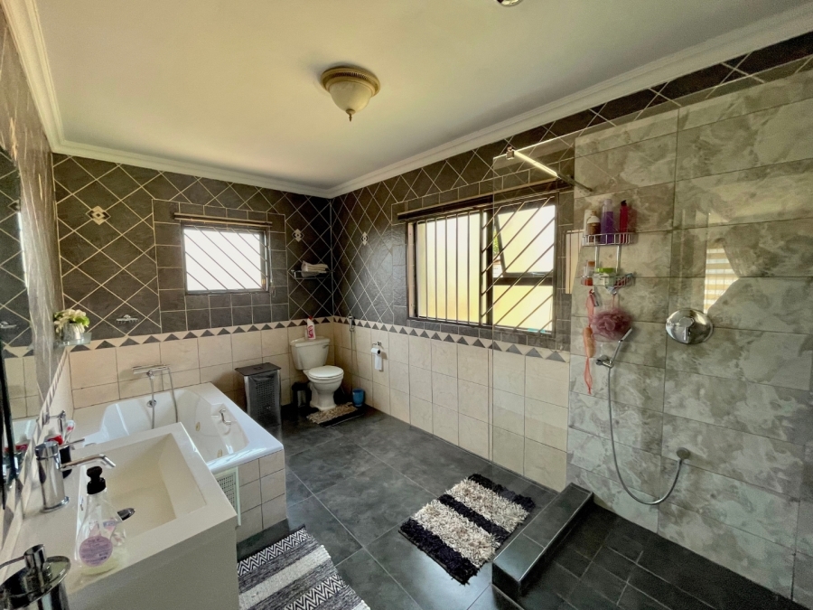3 Bedroom Property for Sale in Mackenzie Park Gauteng