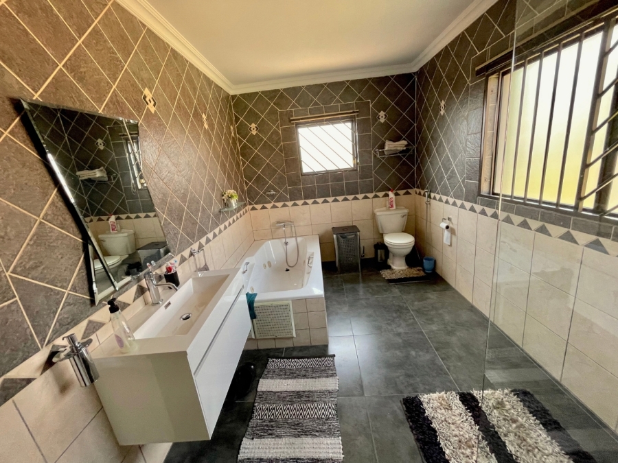3 Bedroom Property for Sale in Mackenzie Park Gauteng