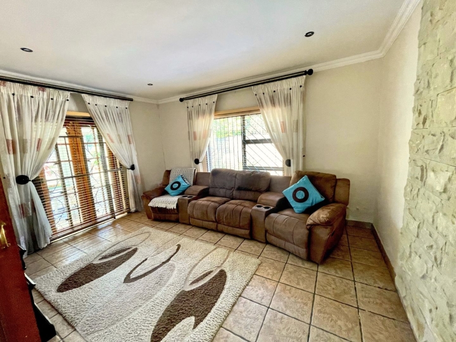3 Bedroom Property for Sale in Mackenzie Park Gauteng
