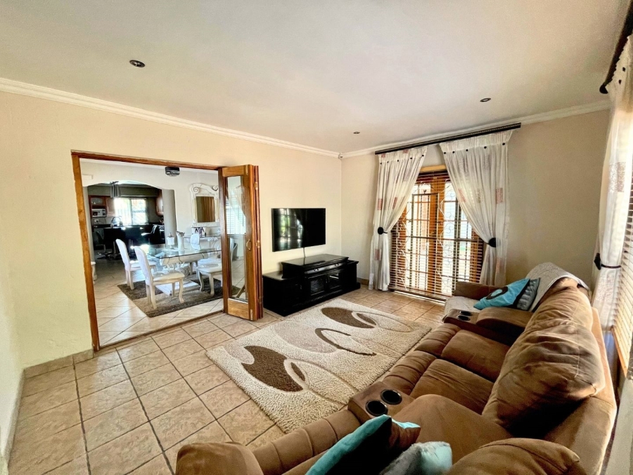 3 Bedroom Property for Sale in Mackenzie Park Gauteng