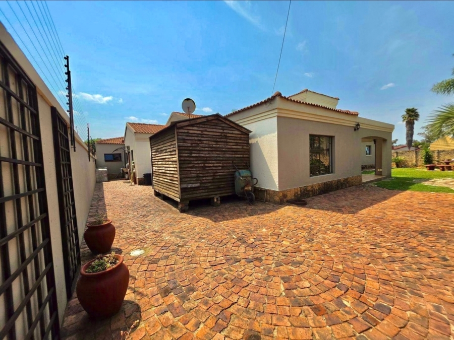 3 Bedroom Property for Sale in Mackenzie Park Gauteng