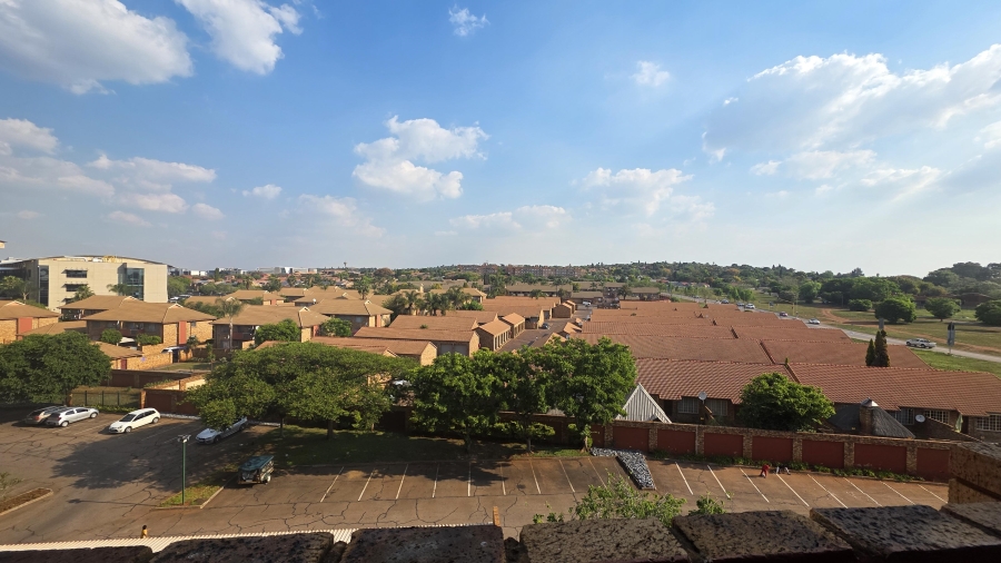 2 Bedroom Property for Sale in Zwartkop Gauteng