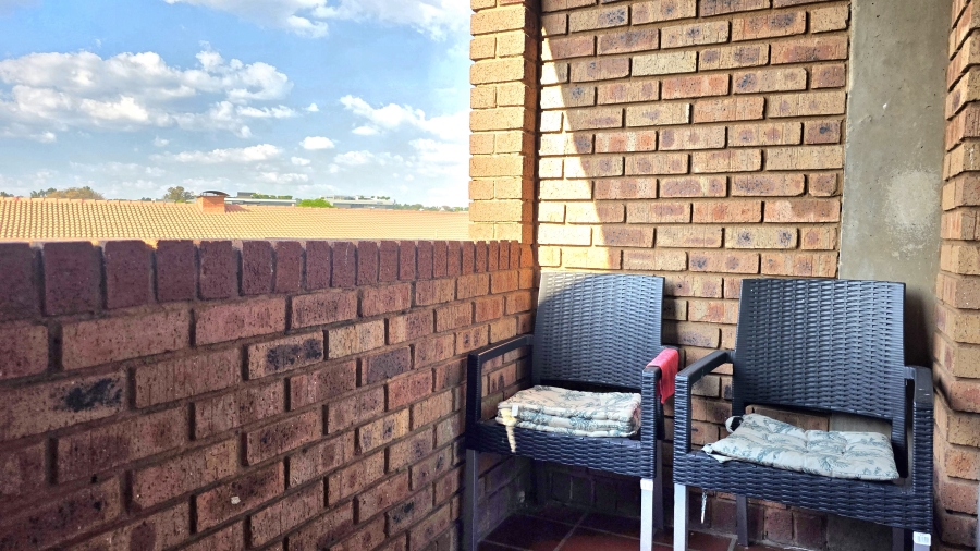 2 Bedroom Property for Sale in Zwartkop Gauteng