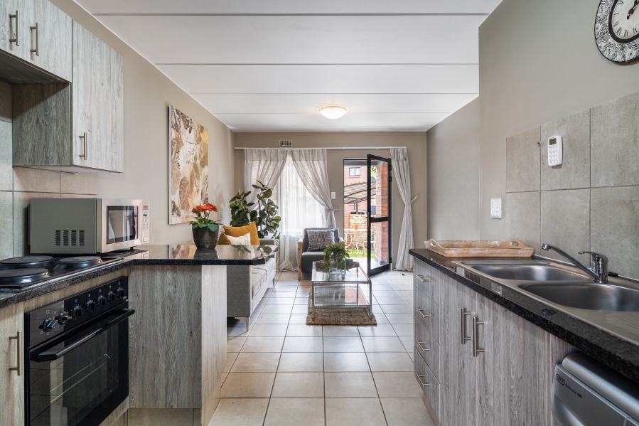 To Let 2 Bedroom Property for Rent in La Montagne Gauteng