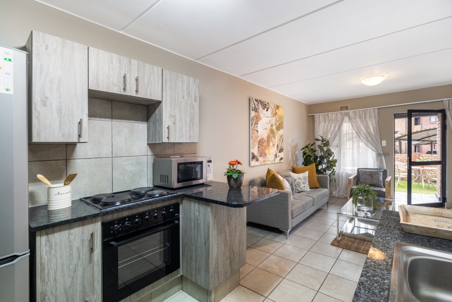 To Let 2 Bedroom Property for Rent in La Montagne Gauteng