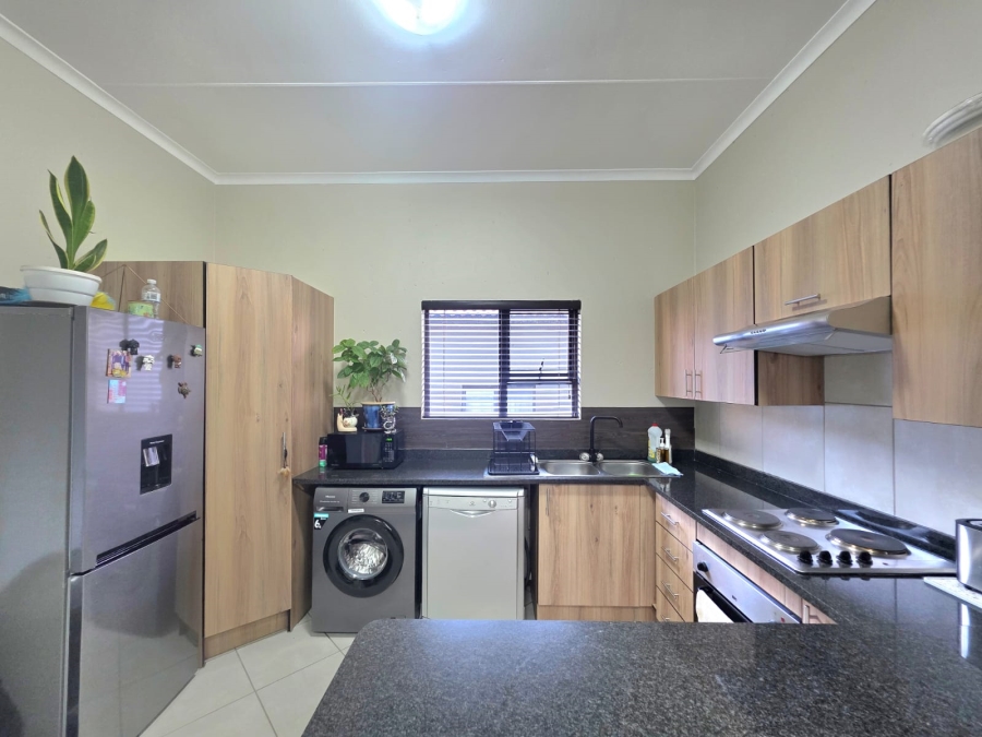 2 Bedroom Property for Sale in Goedeburg Gauteng
