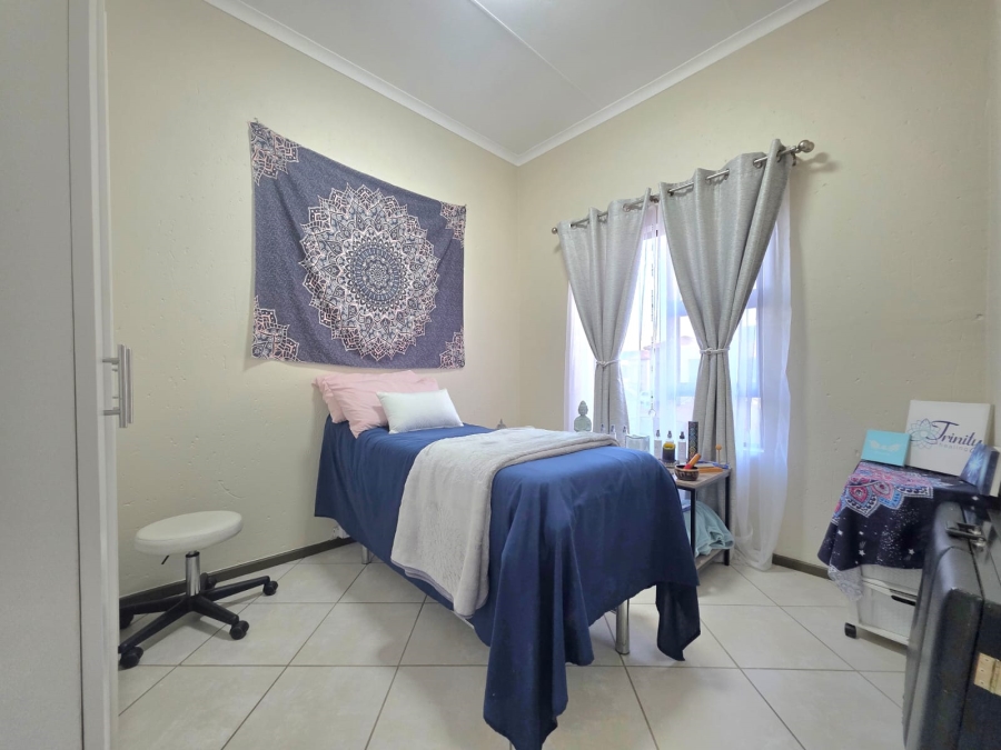 2 Bedroom Property for Sale in Goedeburg Gauteng
