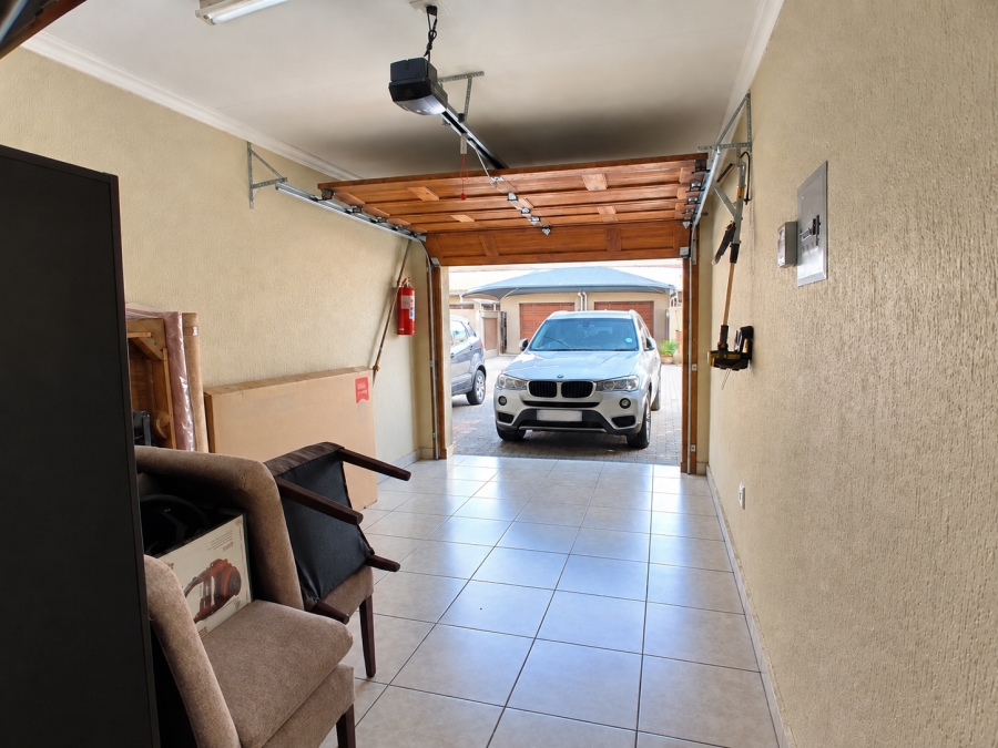2 Bedroom Property for Sale in Three Rivers Gauteng