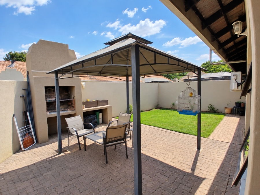 2 Bedroom Property for Sale in Three Rivers Gauteng