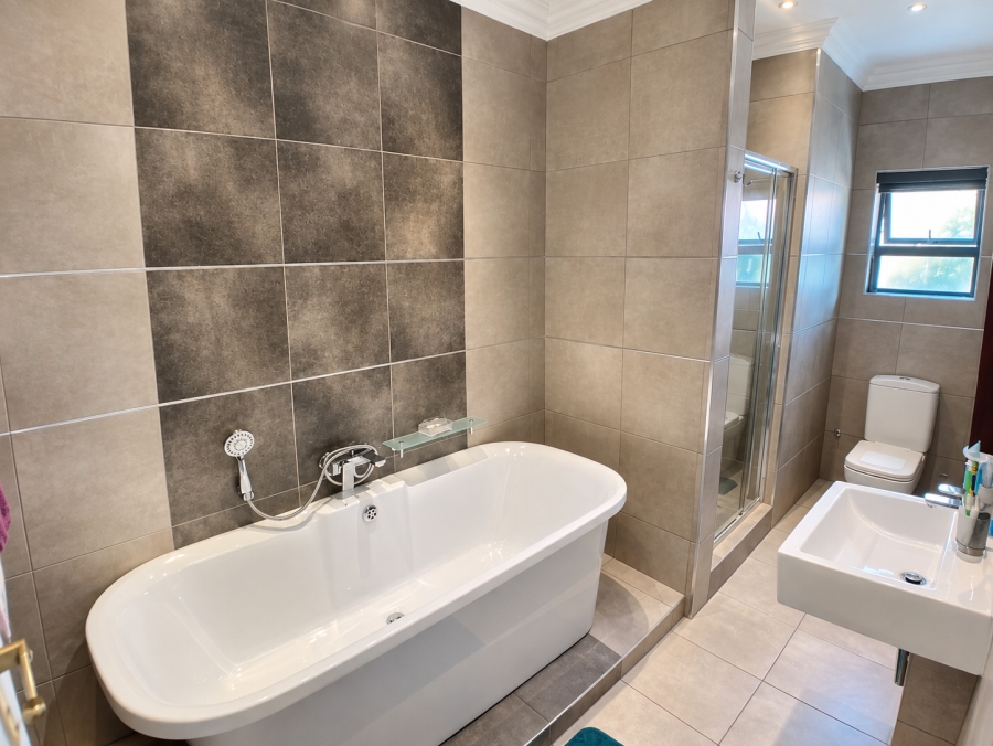 2 Bedroom Property for Sale in Three Rivers Gauteng