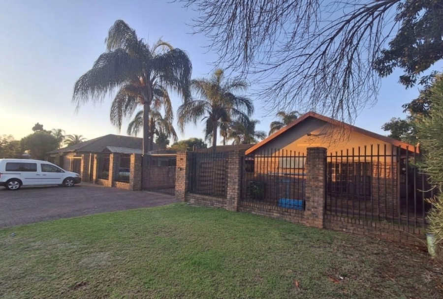 4 Bedroom Property for Sale in East Lynne Gauteng