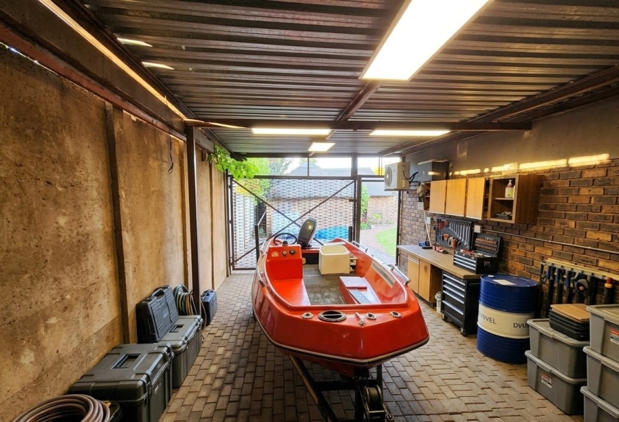 4 Bedroom Property for Sale in East Lynne Gauteng