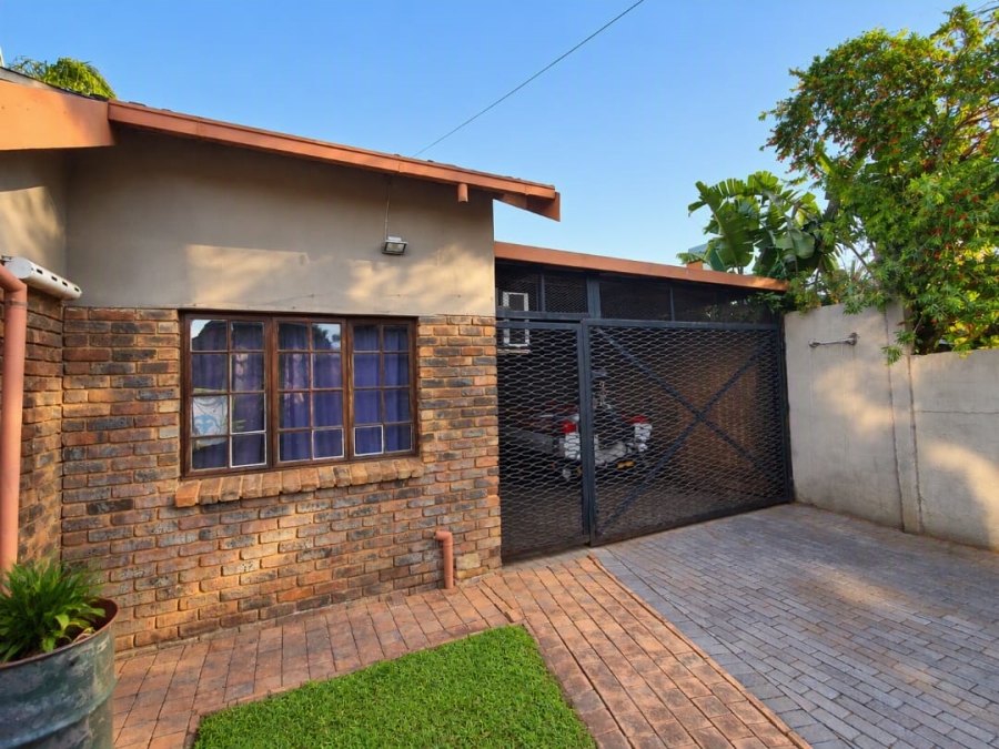 4 Bedroom Property for Sale in East Lynne Gauteng