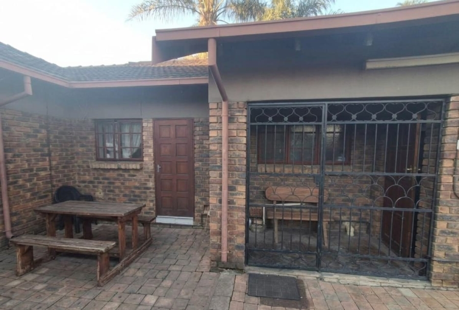 4 Bedroom Property for Sale in East Lynne Gauteng