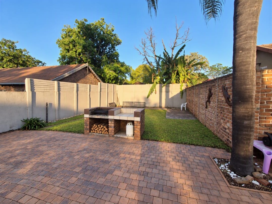 4 Bedroom Property for Sale in East Lynne Gauteng