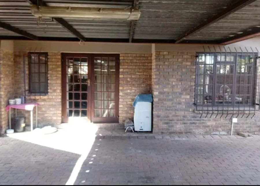 4 Bedroom Property for Sale in East Lynne Gauteng