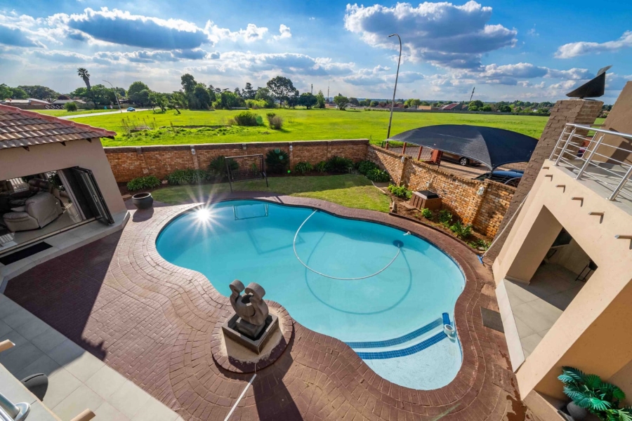 4 Bedroom Property for Sale in Sunair Park Gauteng