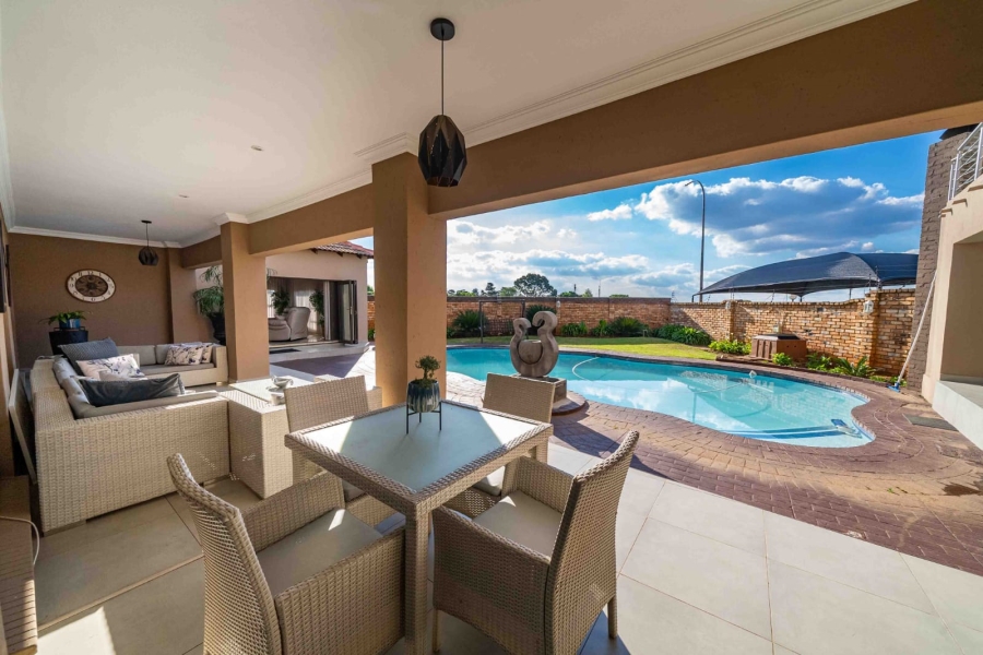 4 Bedroom Property for Sale in Sunair Park Gauteng