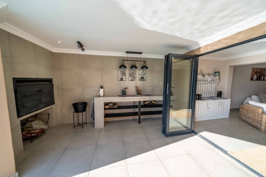4 Bedroom Property for Sale in Sunair Park Gauteng