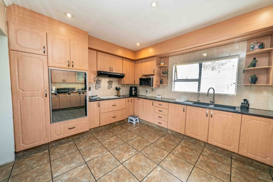 4 Bedroom Property for Sale in Sunair Park Gauteng