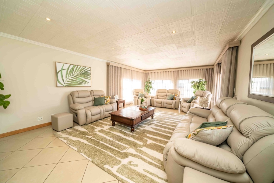 4 Bedroom Property for Sale in Sunair Park Gauteng