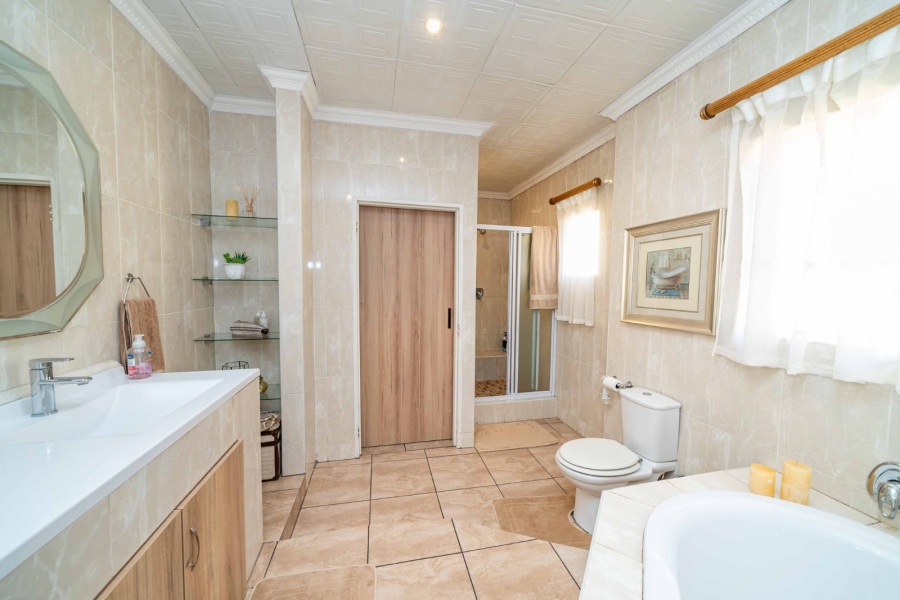 4 Bedroom Property for Sale in Sunair Park Gauteng