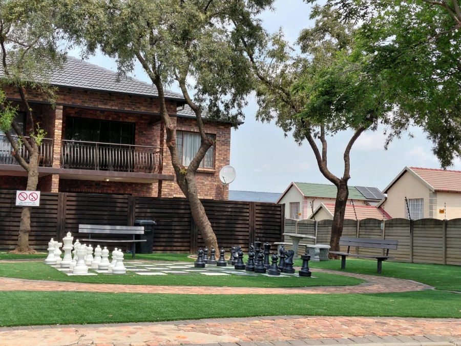 2 Bedroom Property for Sale in Sonneveld Gauteng