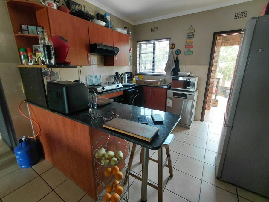 2 Bedroom Property for Sale in Sonneveld Gauteng