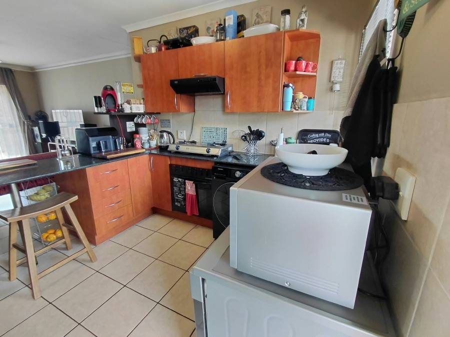 2 Bedroom Property for Sale in Sonneveld Gauteng