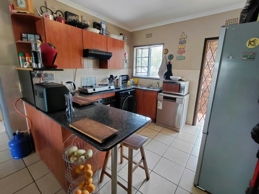 2 Bedroom Property for Sale in Sonneveld Gauteng