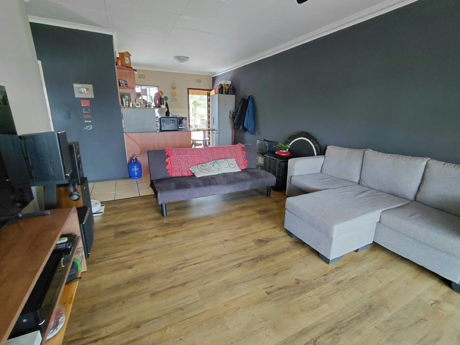 2 Bedroom Property for Sale in Sonneveld Gauteng