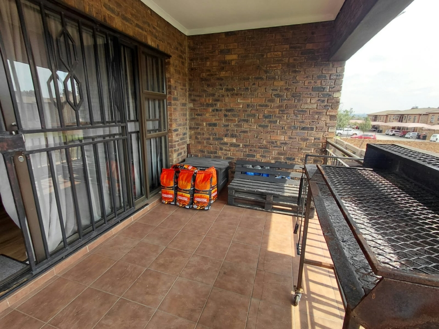 2 Bedroom Property for Sale in Sonneveld Gauteng