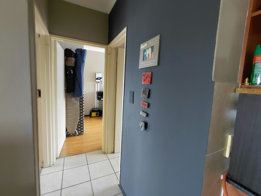 2 Bedroom Property for Sale in Sonneveld Gauteng