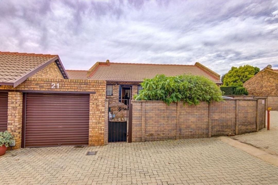 4 Bedroom Property for Sale in Allen Grove Gauteng