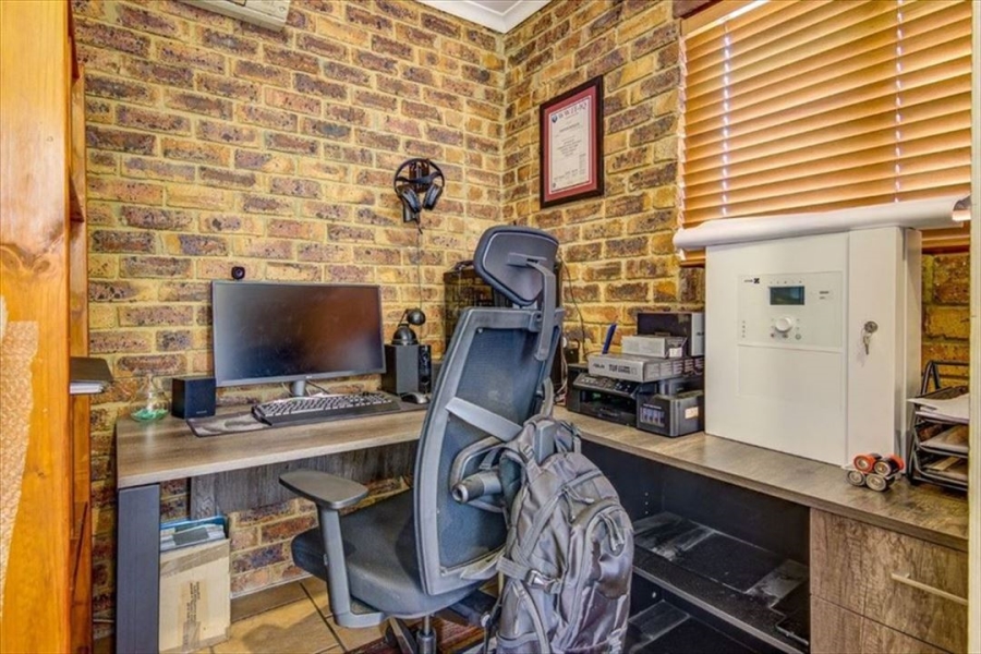 4 Bedroom Property for Sale in Allen Grove Gauteng