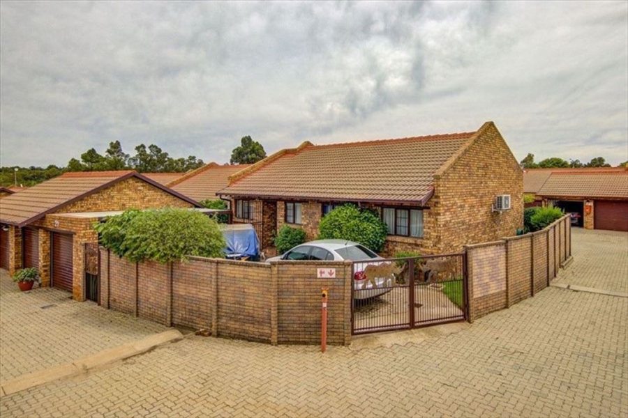 4 Bedroom Property for Sale in Allen Grove Gauteng