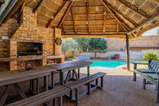 5 Bedroom Property for Sale in Glen Marais Gauteng