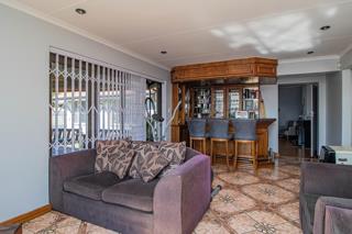 5 Bedroom Property for Sale in Glen Marais Gauteng
