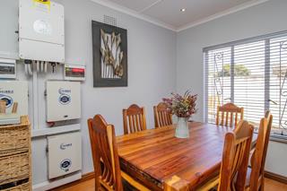 5 Bedroom Property for Sale in Glen Marais Gauteng