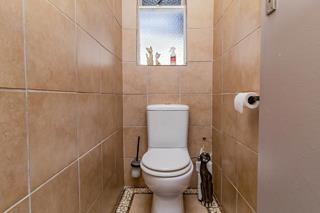 5 Bedroom Property for Sale in Glen Marais Gauteng