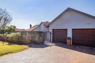 5 Bedroom Property for Sale in Glen Marais Gauteng