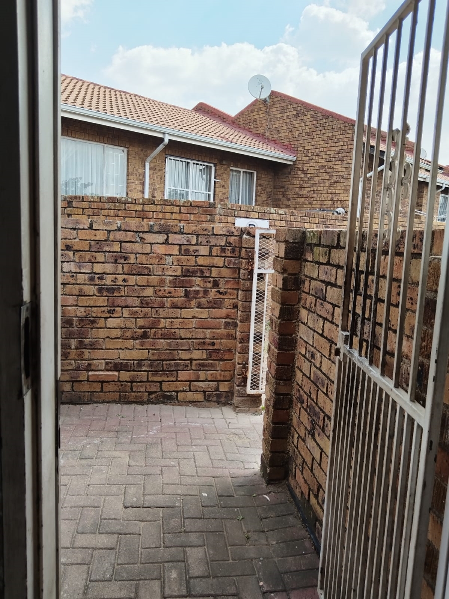 To Let 3 Bedroom Property for Rent in Norkem Park Gauteng