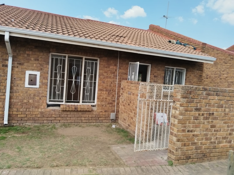 To Let 3 Bedroom Property for Rent in Norkem Park Gauteng